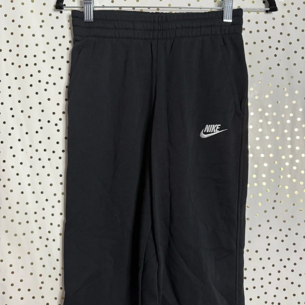 Nike classic black